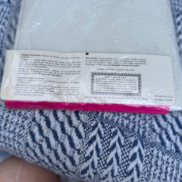 Vintage España White Vinyl Tablecloth - Picture 8 of 8